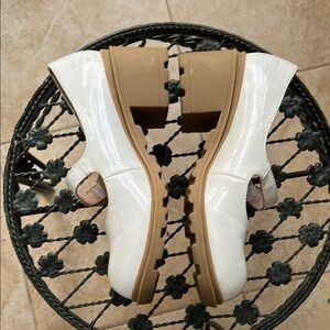 Jellypop Cream Kids Dress Shoes with Pearl Strap